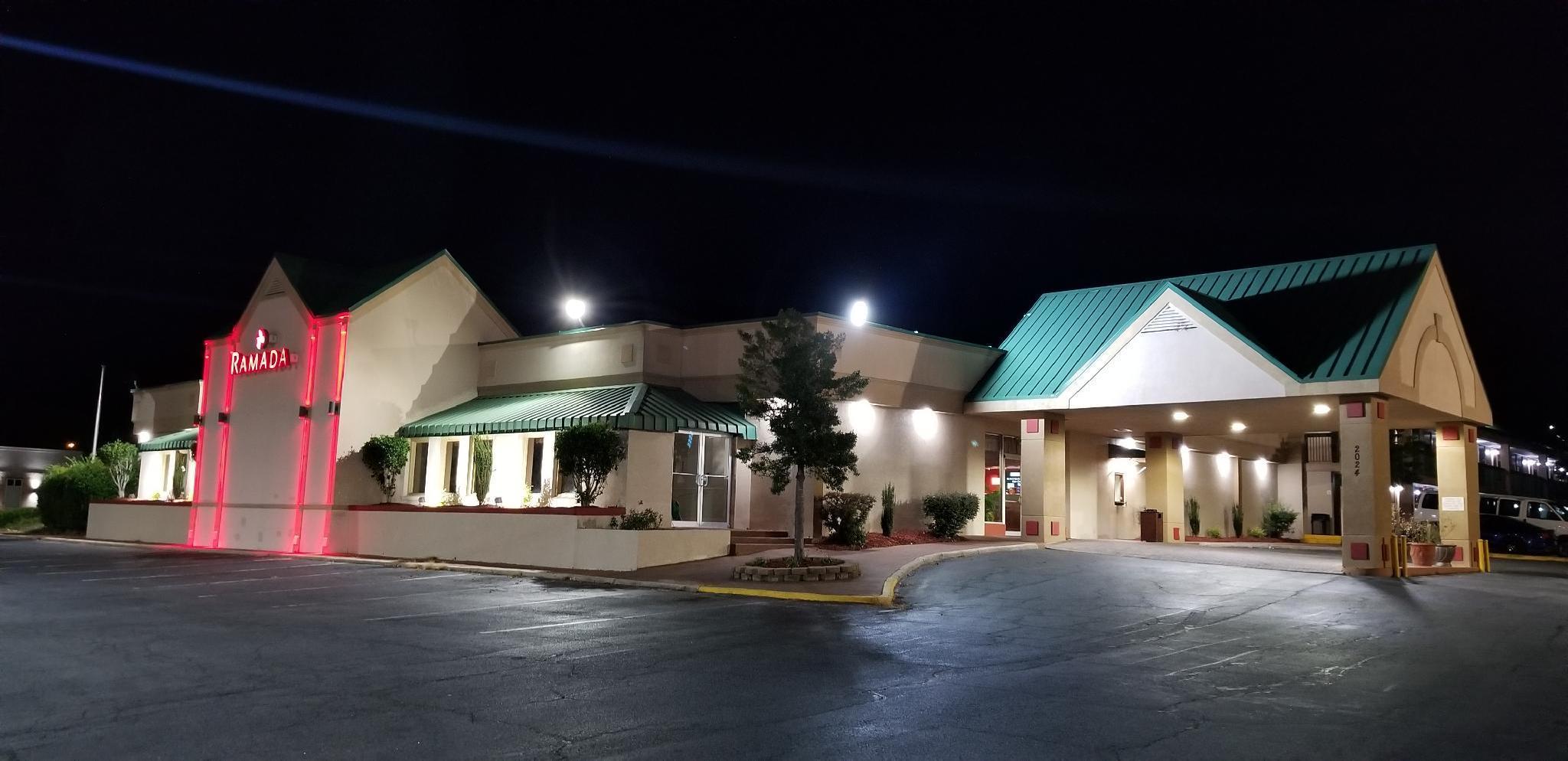 Ramada By Wyndham & Suites Warner Robins Exteriör bild