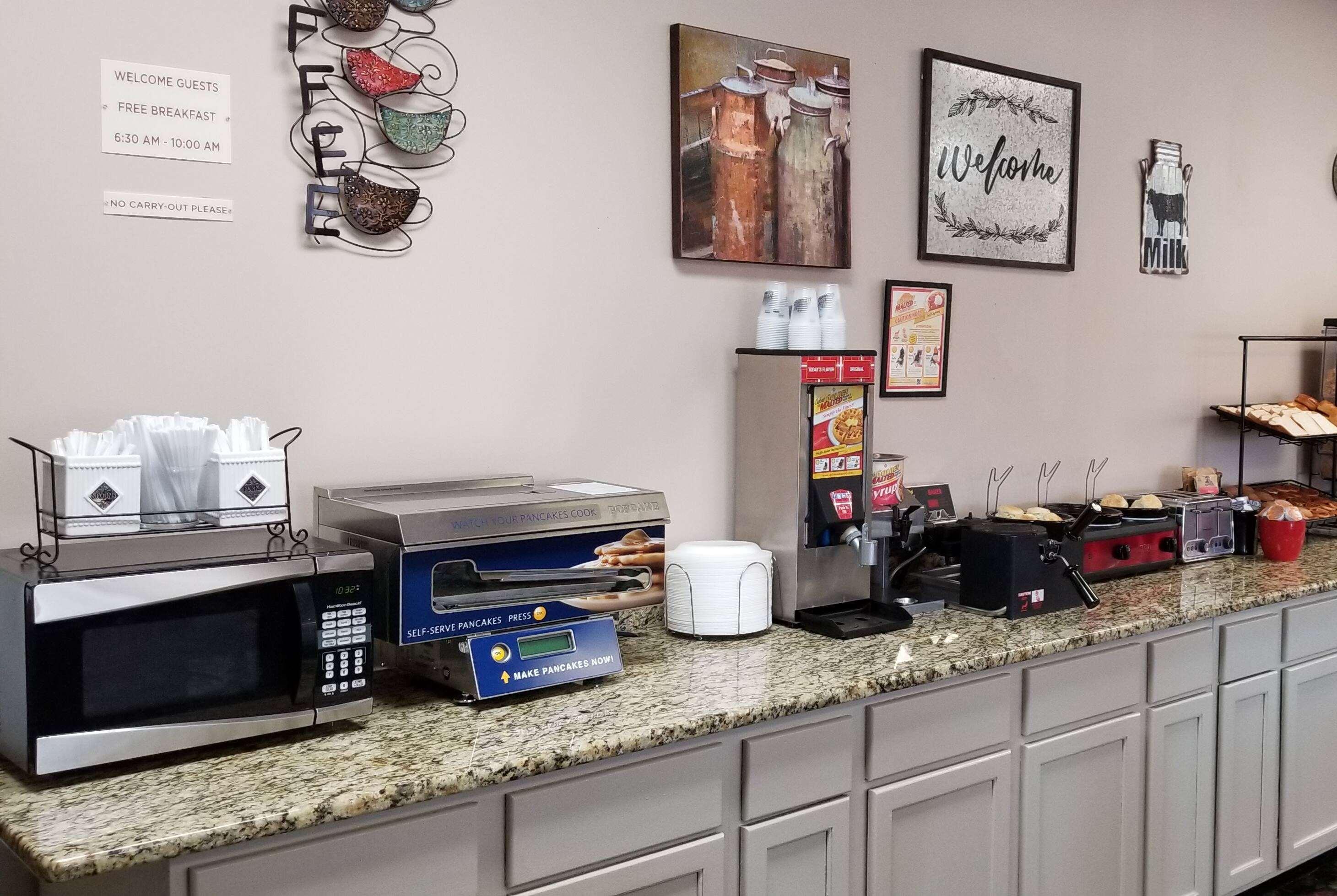 Ramada By Wyndham & Suites Warner Robins Exteriör bild