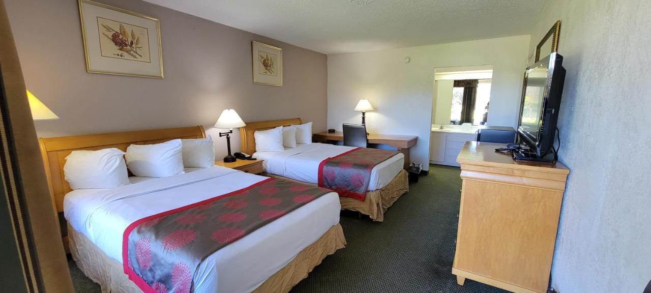 Ramada By Wyndham & Suites Warner Robins Exteriör bild