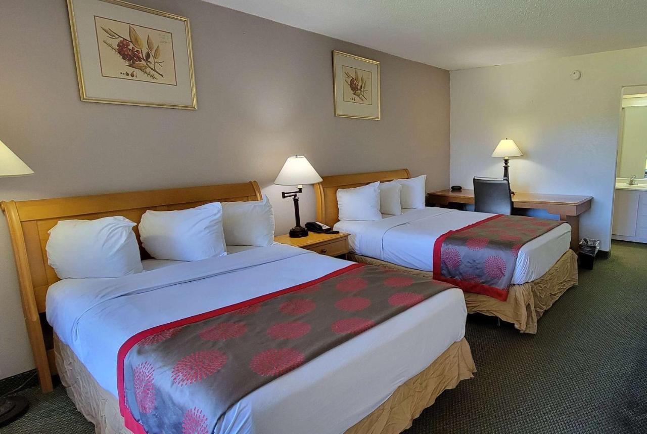 Ramada By Wyndham & Suites Warner Robins Exteriör bild