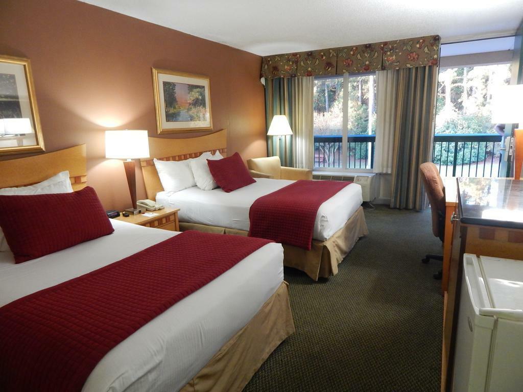 Ramada By Wyndham & Suites Warner Robins Exteriör bild